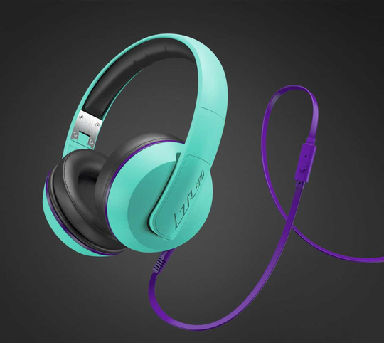Magnat over-ear headphone