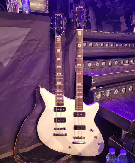 Santana Double Trouble Electric Guitars-signatur